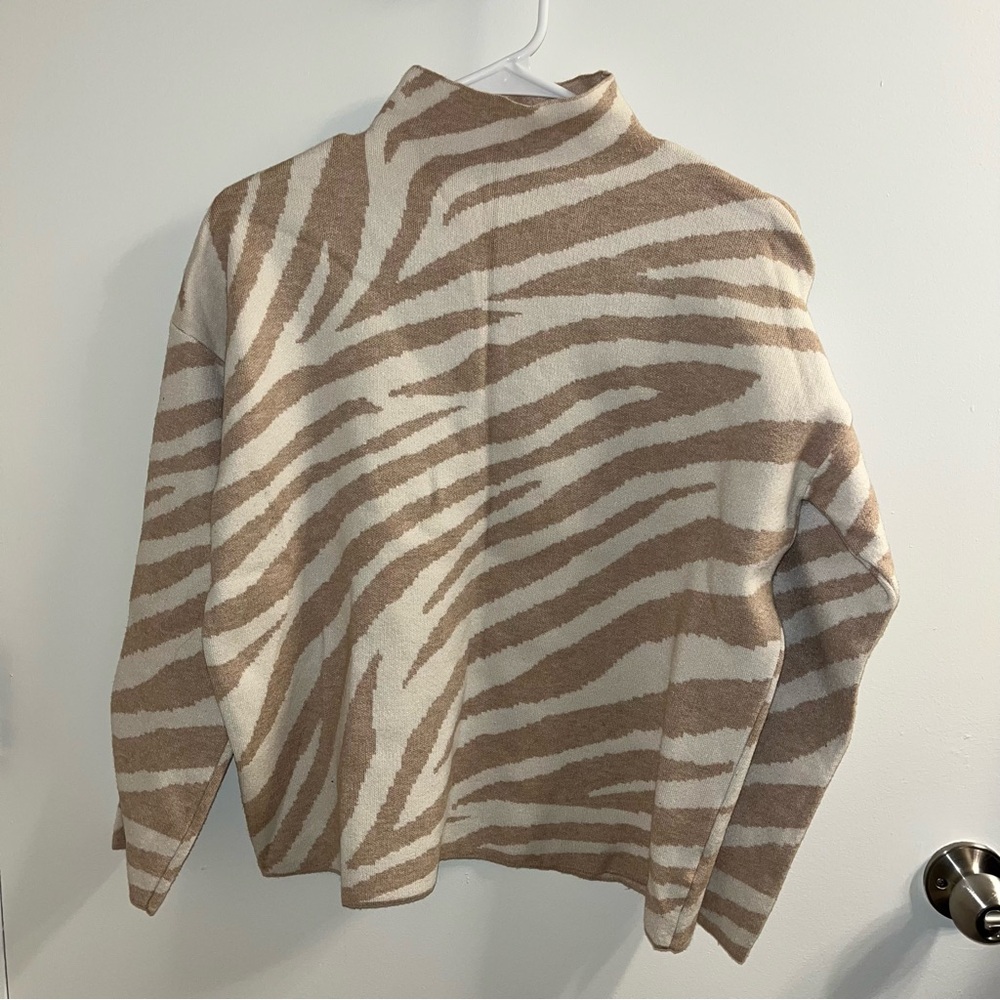 Tahari Tan Zebra Sweater